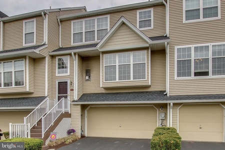 467 Lake George Cir, West Chester, PA