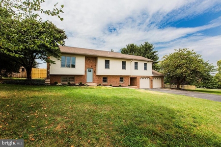 232 Hilldale Rd, Pequea, PA