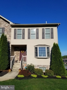 1204 Overlook Rd, Middletown, PA
