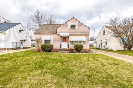 15409 Greendale Rd, Maple Heights, OH