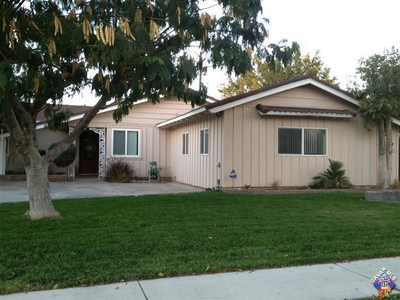 1303 W Norberry St, Lancaster, CA