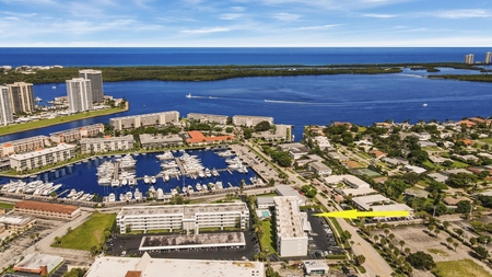 155 Yacht Club Dr, North Palm Beach, FL