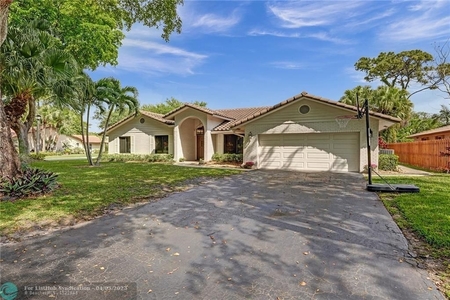 8775 Nw 18th St, Coral Springs, FL