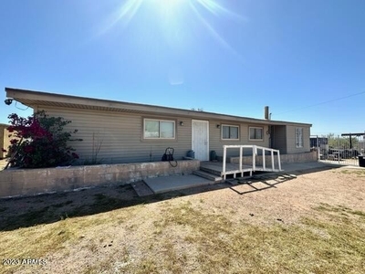 550 W Kaniksu St, Apache Junction, AZ