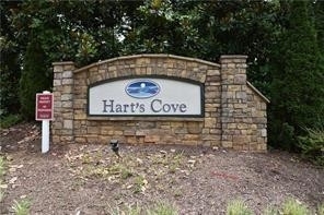 421 Harts Cove Way, Seneca, SC