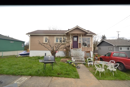 390 S 7th St, Saint Helens, OR