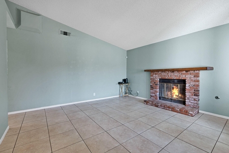 1121 Chagal Ave, Lancaster, CA