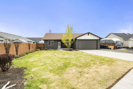 1167 Nw Redwood Ave, Redmond, OR