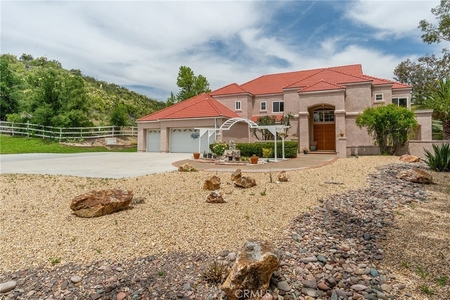 15633 Bronco Dr, Canyon Country, CA