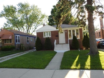 236 Linden Ave, Bellwood, IL