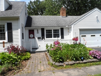 23 Maryvale Dr, Webster, NY