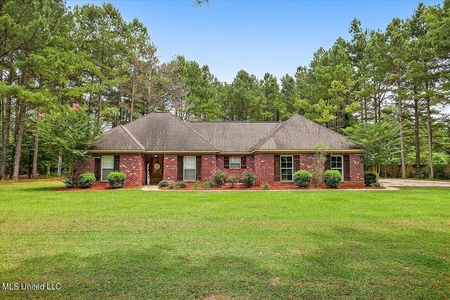 109 Pine Heights Rd, Magee, MS