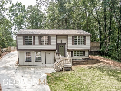 185 Roswell Farms Ln, Roswell, GA