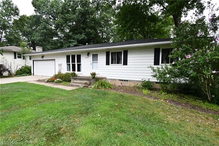 2995 Denise Dr, Copley, OH