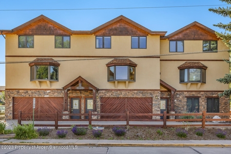 62 N 8th St, Carbondale, CO