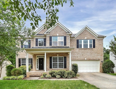 219 Golden Valley Dr, Mooresville, NC
