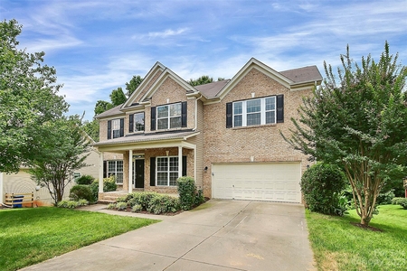 219 Golden Valley Dr, Mooresville, NC