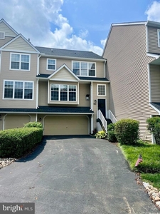 435 Lake George Cir, West Chester, PA