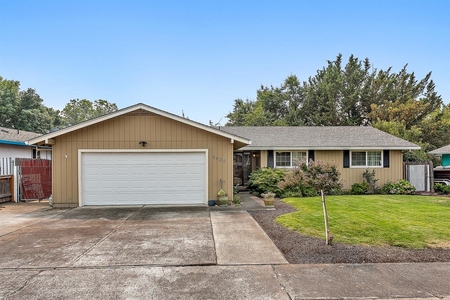 5035 Rock Way, Central Point, OR