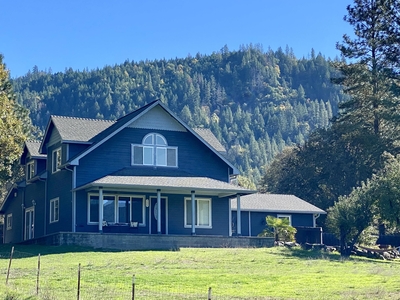 726 Earhart Rd, Rogue River, OR