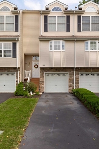 1206 Pondview Loop, Wappingers Falls, NY