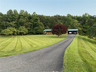 5376 Westfield Rd, Mount Airy, NC