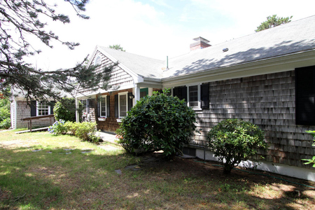 158 Clearwater Dr, Harwich, MA