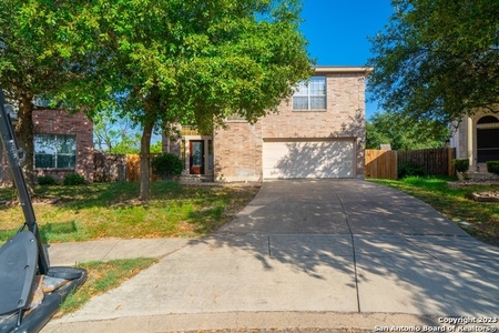 9134 Feather Blf, Helotes, TX