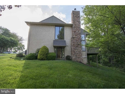 398 Lynetree Dr, West Chester, PA