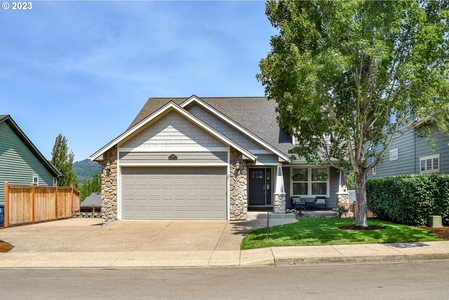 3560 Ambleside Dr, Springfield, OR