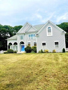 23 Terryann Ct, East Moriches, NY