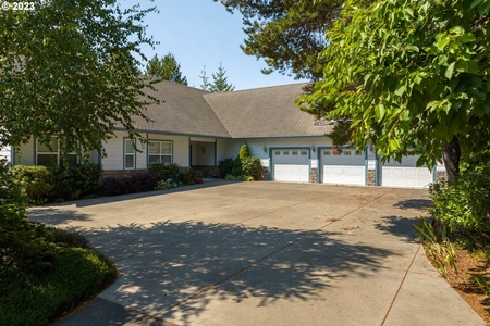 2463 Willow Loop, Florence, OR