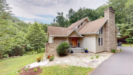 8 Carriage Dr, Canton, CT