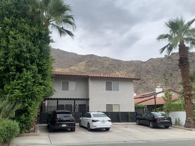 225 S Cahuilla Rd, Palm Springs, CA