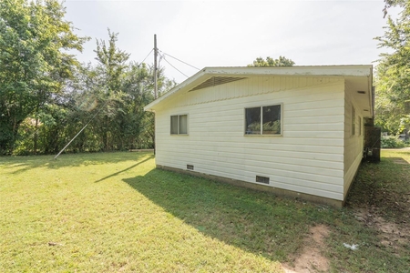 505 Young St, Doniphan, MO