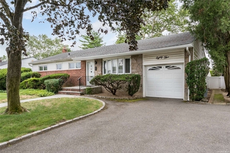 85 Morris Dr, East Meadow, NY