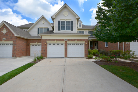20 Red Tail Dr, Hawthorn Woods, IL