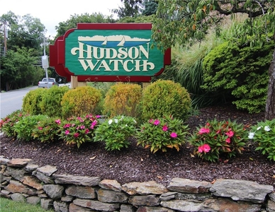 13 Hudson Watch Dr, Ossining, NY
