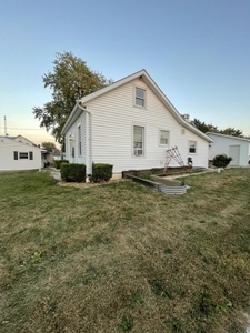 413 W State St, Botkins, OH