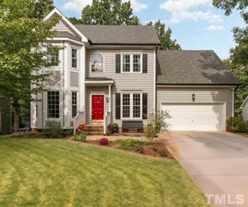 621 Oakhall Dr, Holly Springs, NC