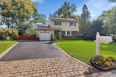 5 Greenwich Rd, Smithtown, NY