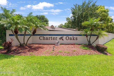 1238 Charter Oaks Cir, Daytona Beach, FL