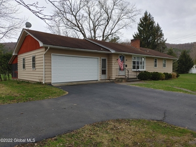 55 Mettowee St, Granville, NY