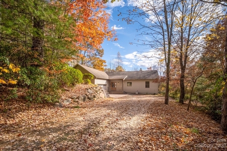 45 Hill Top Dr, Pisgah Forest, NC