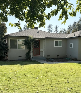 608 Powell Ave, Exeter, CA