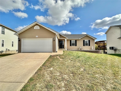 1749 Waters Edge Way, Pevely, MO