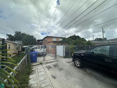 1135 NW 33rd Ave, Miami, FL, 33125 - Photo 1