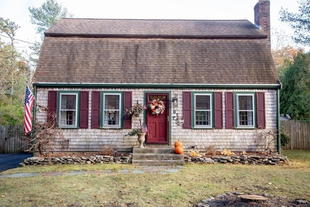 62 Bourne Rd, Plymouth, MA
