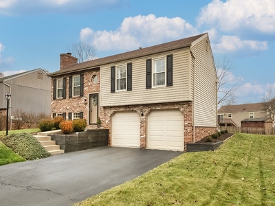 530 Greenspire Ct, Cranberry Township, PA