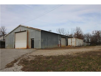 435 E Young Ave, Warrensburg, MO